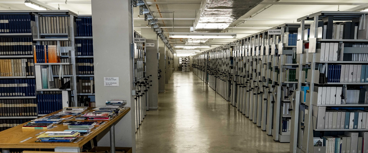 Bibliotheksumzug und Entladung in der Deutschen Nationalbibliothek Frankfurt