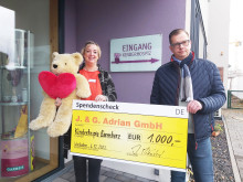 Der 1.000 €-Spendenscheck wurde an die Stiftung Bärenherz übergeben